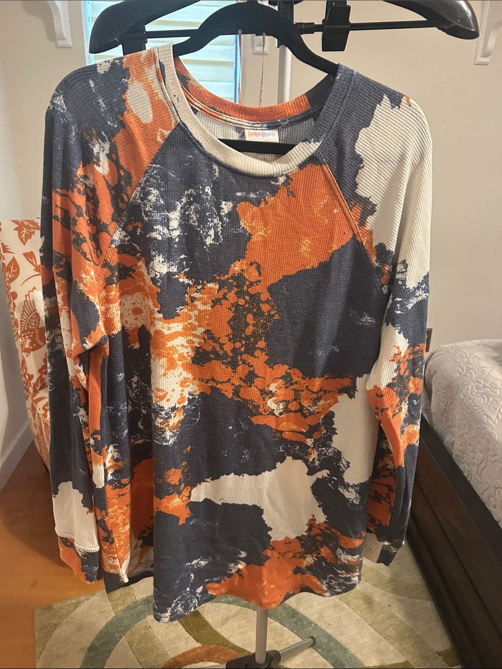 LuLaRoe Orange & Navy Abstract Thermal Top